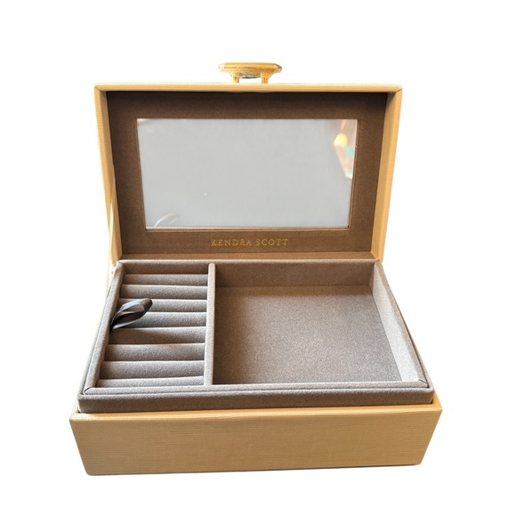 Kendra Scott Tan Jewelry Organizer with Modern Design - Picture 2 of 5